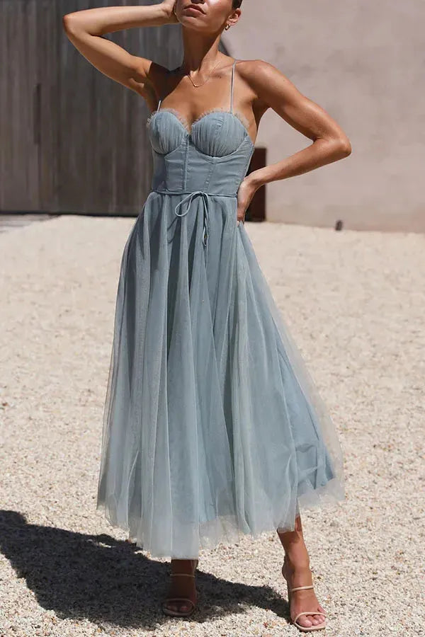 Women's Elegant Sleeveless Midi Wedding Guest Dress with Sweetheart Neckline