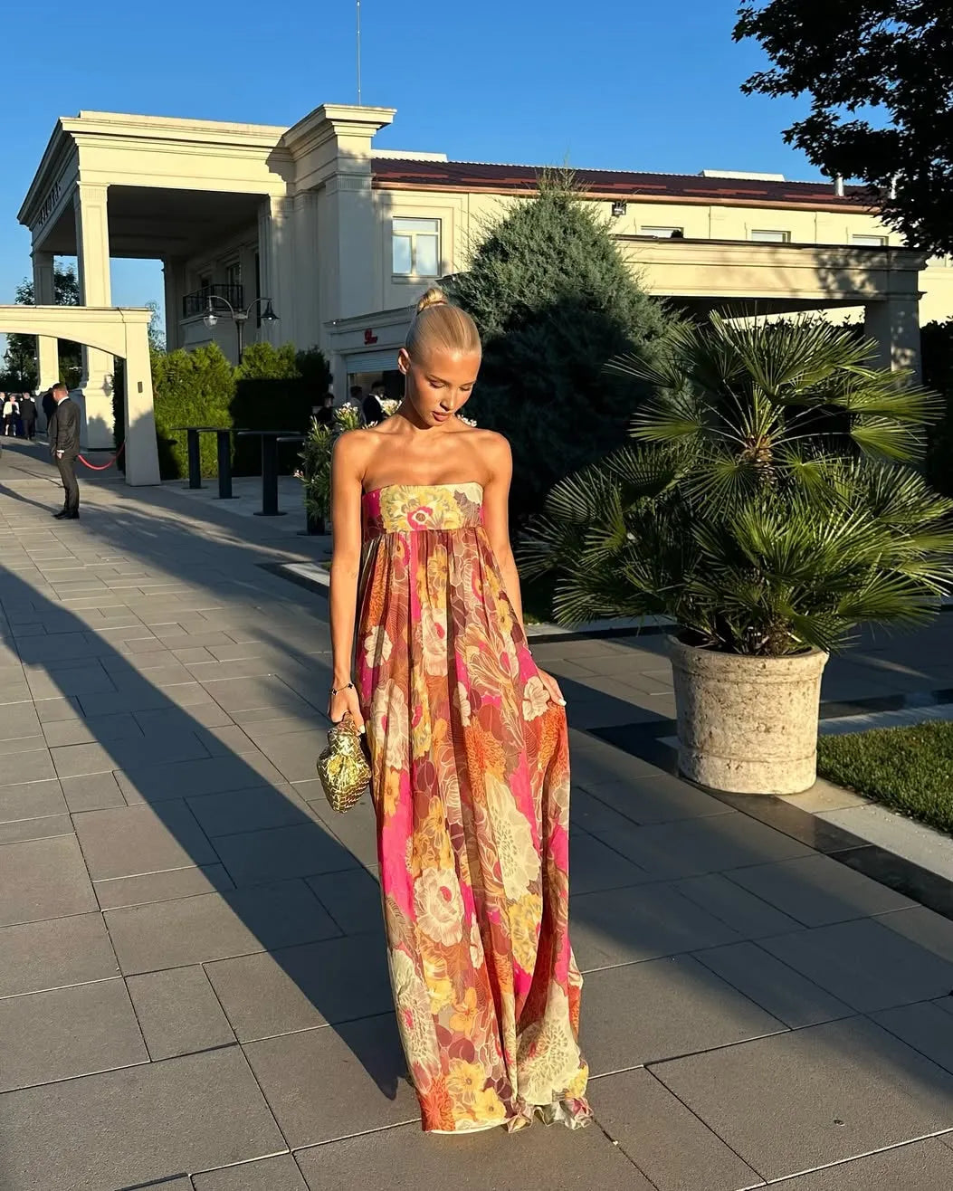 Women's Pink Floral Pleated Maxi Wedding Guest Dress with Strapless Neckline